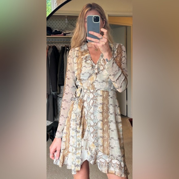 Wilfred Aritzia Louise Snakeskin Print Chiffon Wrap Ruffle Mini Dress - Picture 7 of 17